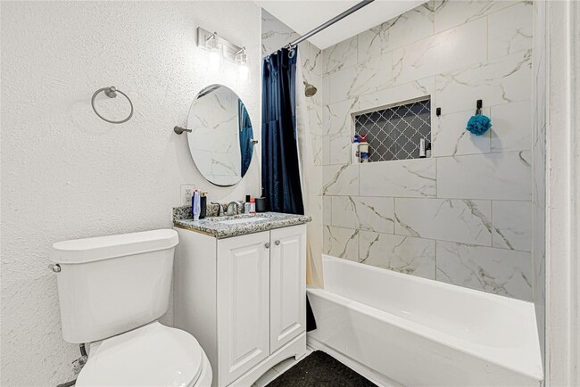 Building Photo - 2126 Hillshire Dr