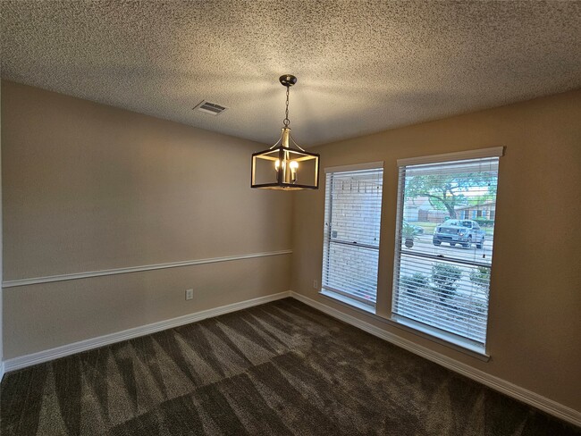 Building Photo - 8314 Streamside Dr