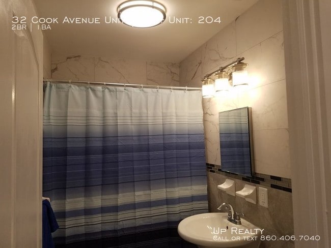 Building Photo - 32 Cook Ave