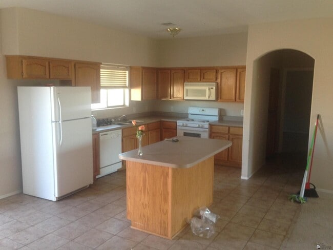 Building Photo - 10176 E 37th St