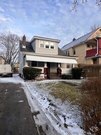 Building Photo - SECTION 8 WELCOME – Spacious 4-Bedroom Home!