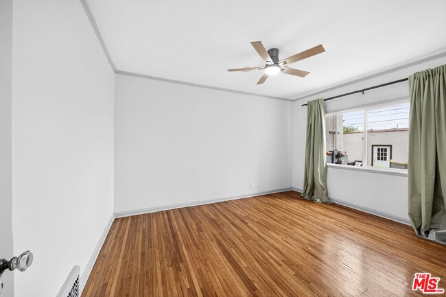 Building Photo - 1050 S Hayworth Ave