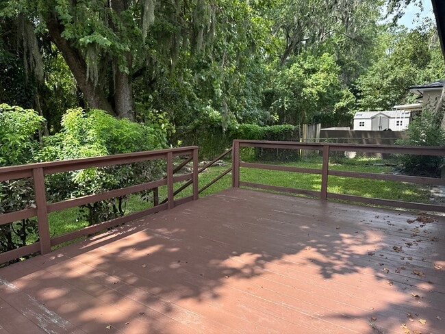 Building Photo - 1204 Carthage Dr