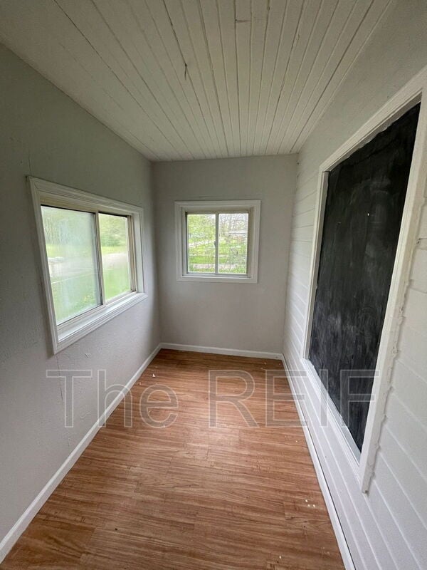 Building Photo - 1082 W Juliah Ave