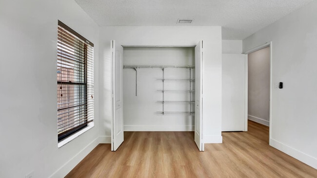 Building Photo - 20977 Country Creek Dr