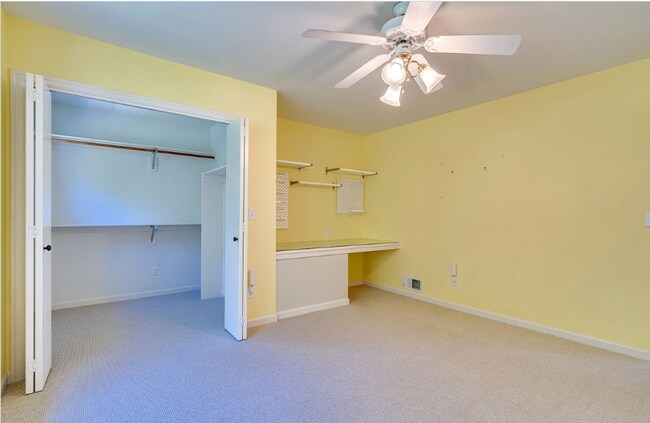 Building Photo - 616 SE Andover Pl
