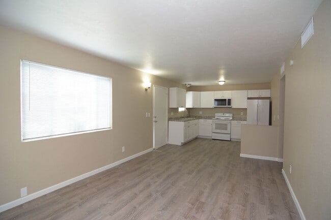 Building Photo - 3372 N Cardi Blvd