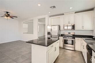 Building Photo - 11783 Red Water Ct