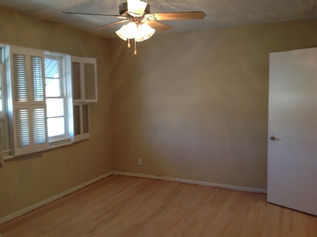 Building Photo - 5915 Fair Ave