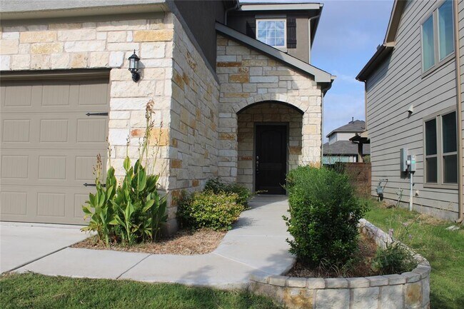 Building Photo - 13902 Ilex Dr