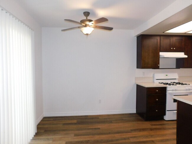 Building Photo - 4821 King Cir