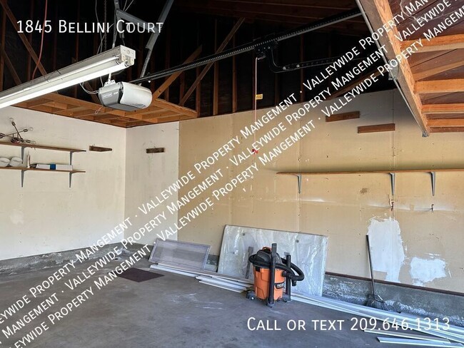 Building Photo - 1845 Bellini Ct