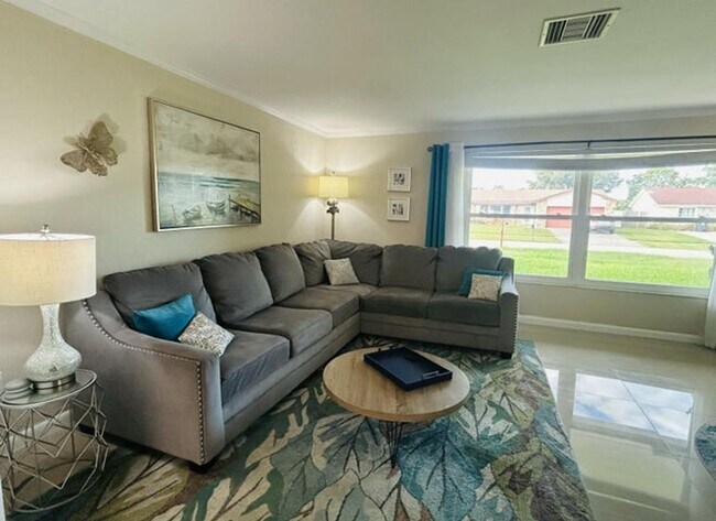 Building Photo - 5430 Guildcrest St