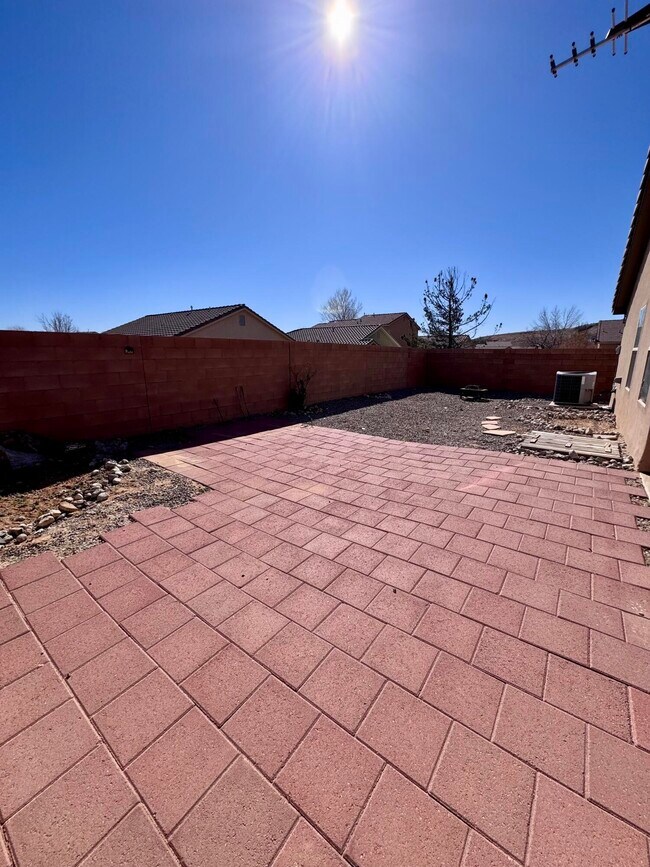 Building Photo - 680 Purple Aster Ave SW