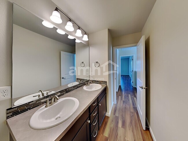 Building Photo - 2783 Moore St