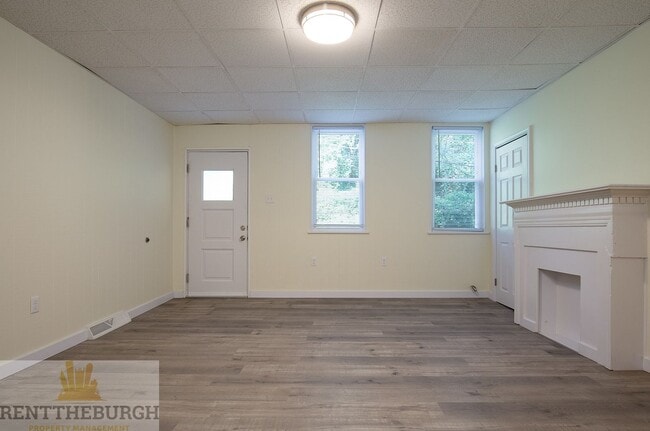 Building Photo - 3 Bedroom 1.5 bath House Now Available!