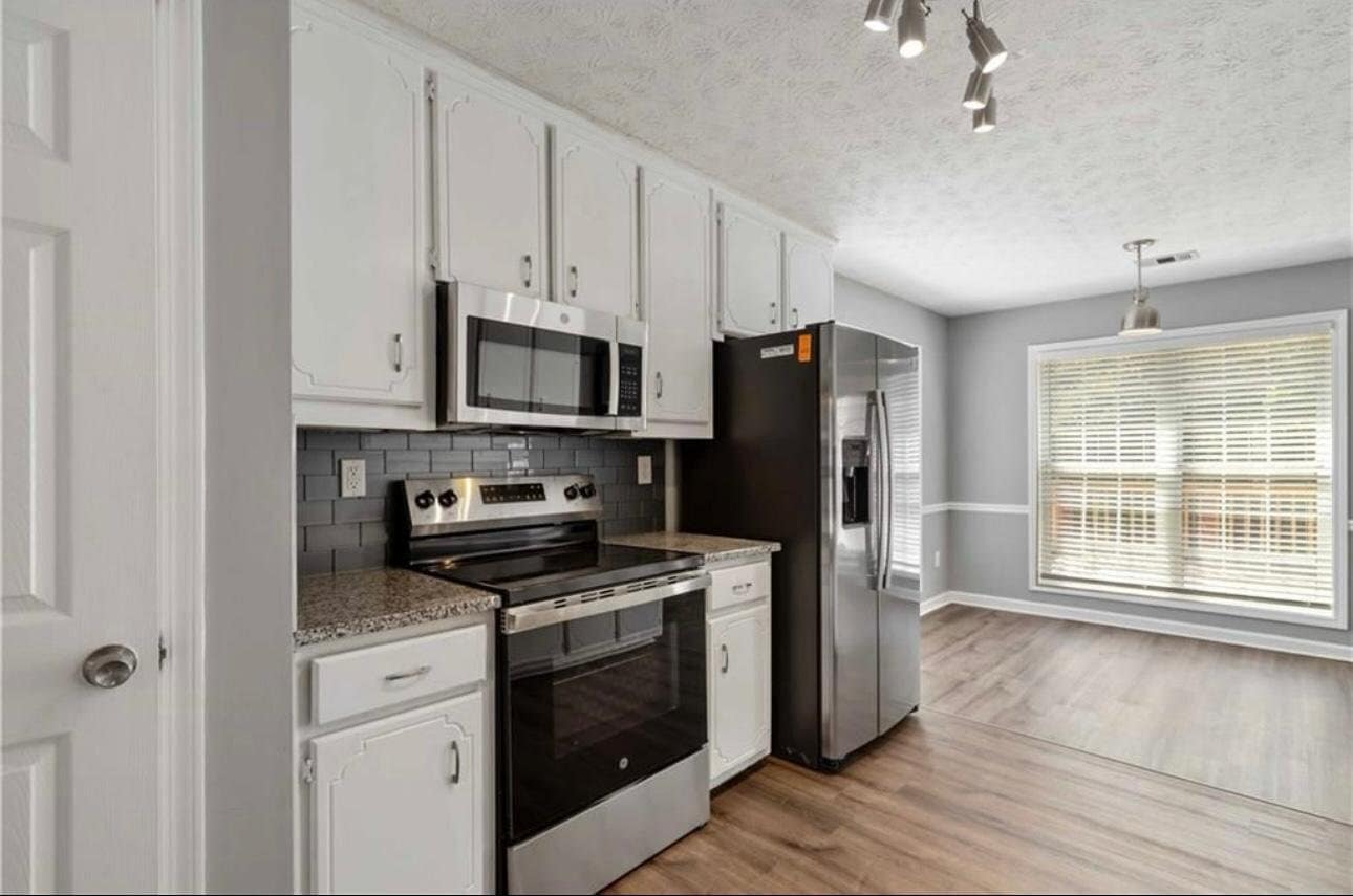 Building Photo - 1055 Leighs Brook Way