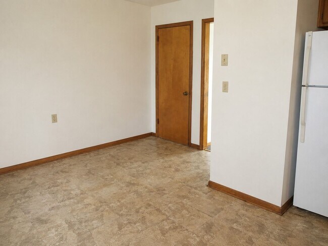 Building Photo - 3502 -12 PLUM STREET ERIE PA 16508