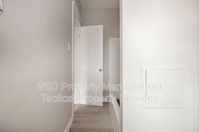 Building Photo - 9911 Olivet Ave