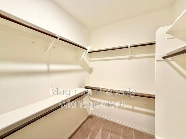 Building Photo - 40390 Calle Real
