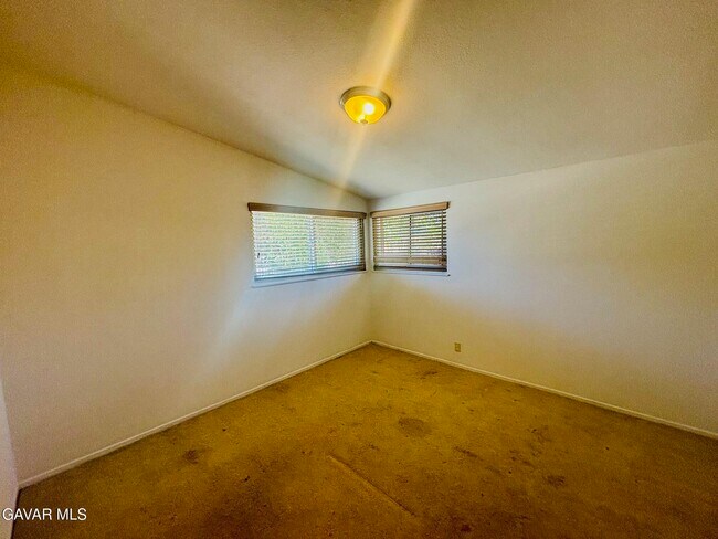 Building Photo - 38416 Pond Ave