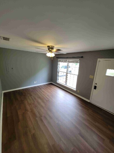 Building Photo - 213 Bumpus Mill Rd