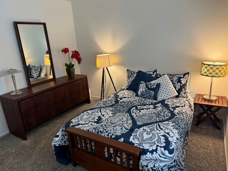 Building Photo - 74800 Sheryl Ave