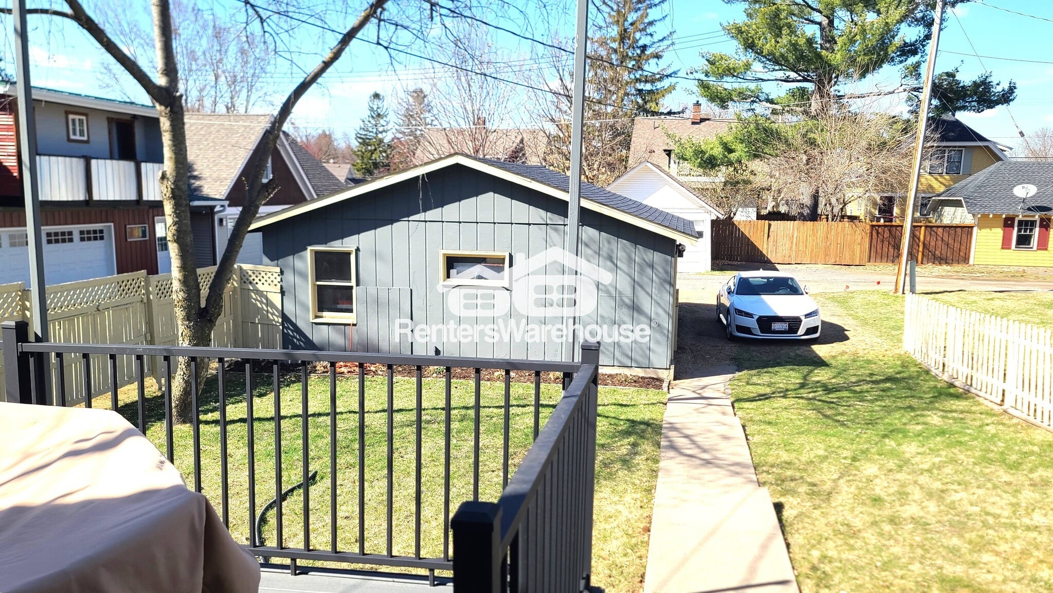 Building Photo - 421 Locust St