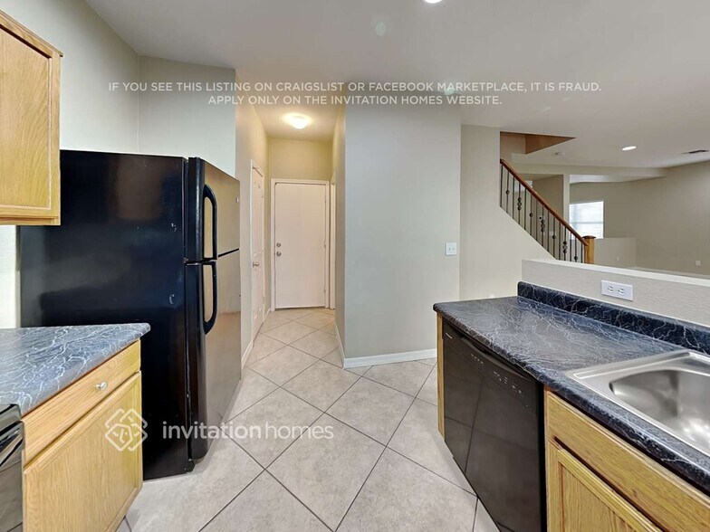 Building Photo - 9444 W Wilshire Ave