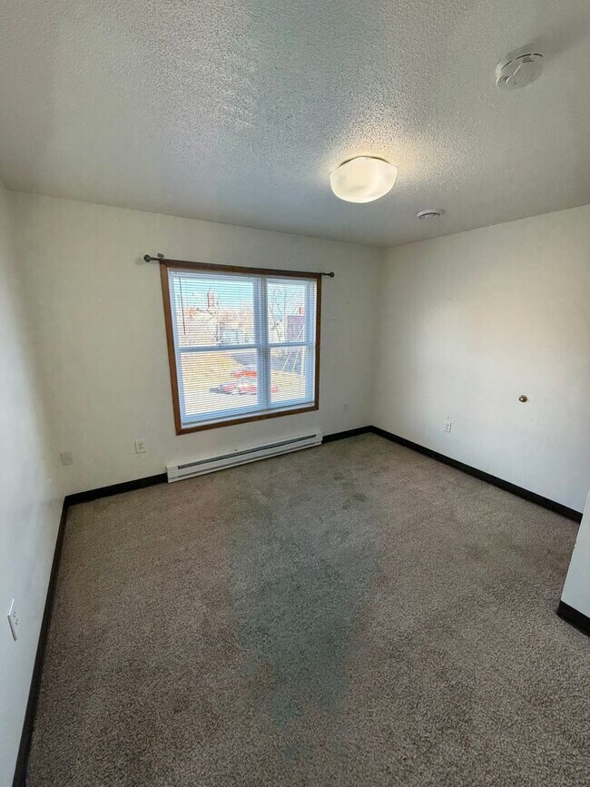 Building Photo - 317-319 N 3rd Ave W