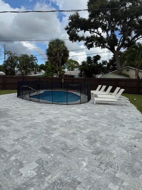 Building Photo - 4907 N Palm Way