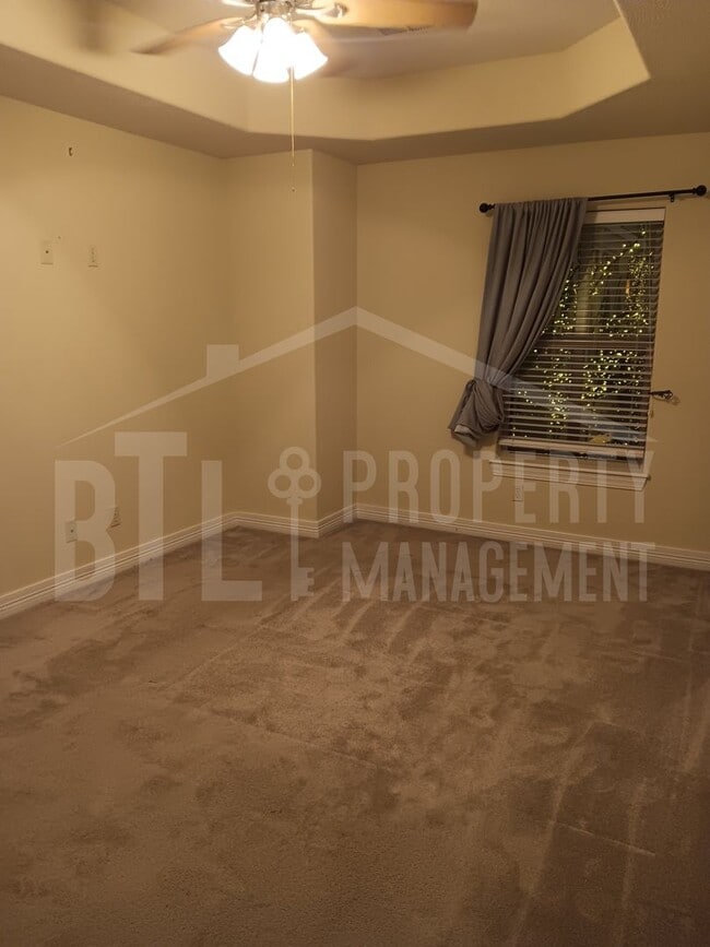 Building Photo - Lovely Condo in Blue Eye, MOVE IN SPECIAL!!!