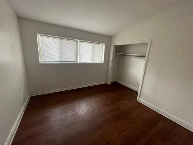 Building Photo - 1703 Stuart Ave