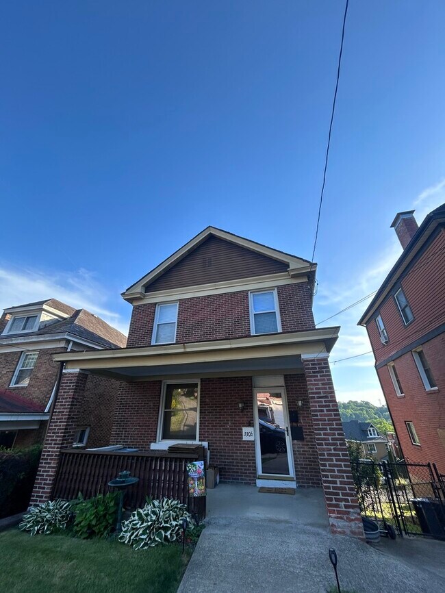 Building Photo - 3306 Regan Ave
