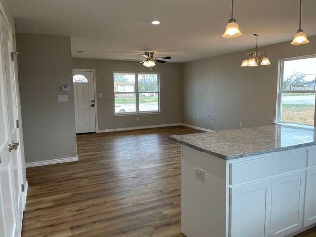 Building Photo - TLC CONDOS