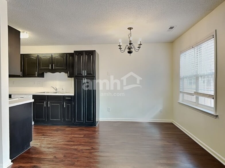 Building Photo - 115 Haven Grove Trl