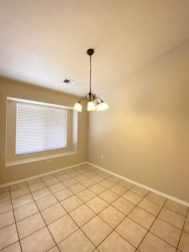 Building Photo - 4BR in Cabezon Subdivision