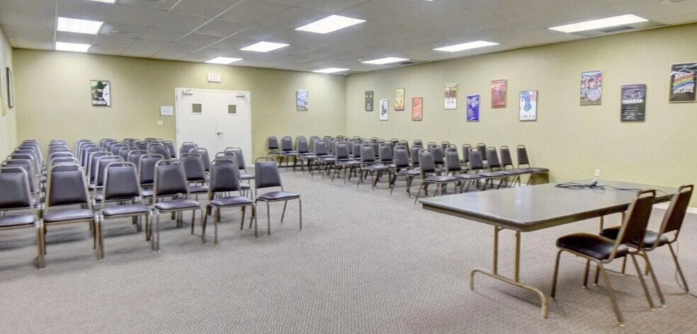 Lectures hall Club - 3004 Cornwall a