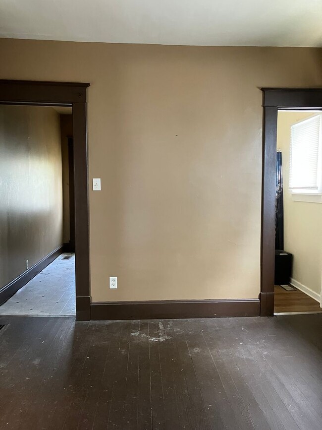 Building Photo - 432 2nd Ave