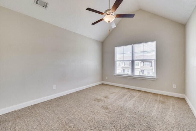 Building Photo - 4281 Valencia Ln
