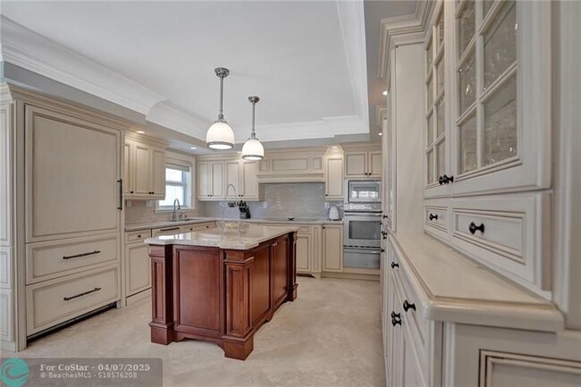 Building Photo - 3750 Galt Ocean Dr