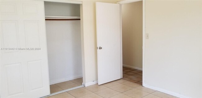 Building Photo - 2526 Taylor St