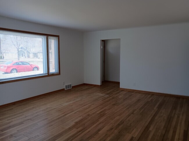 Living Room - 413 Chestnut St