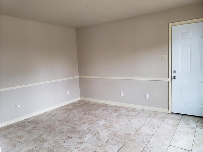 Building Photo - 1410 N O'Connor Rd