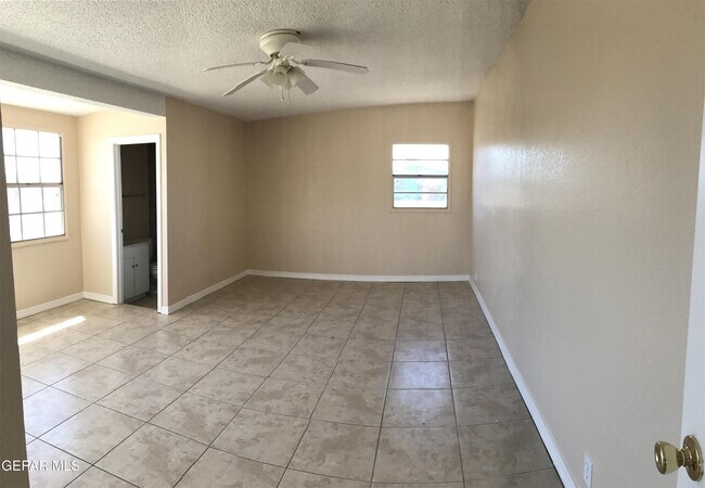 Building Photo - 8300 Capitan Cir