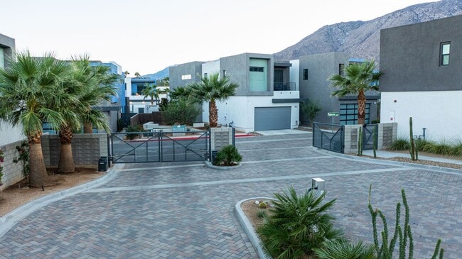 Building Photo - 2707 Majestic Way