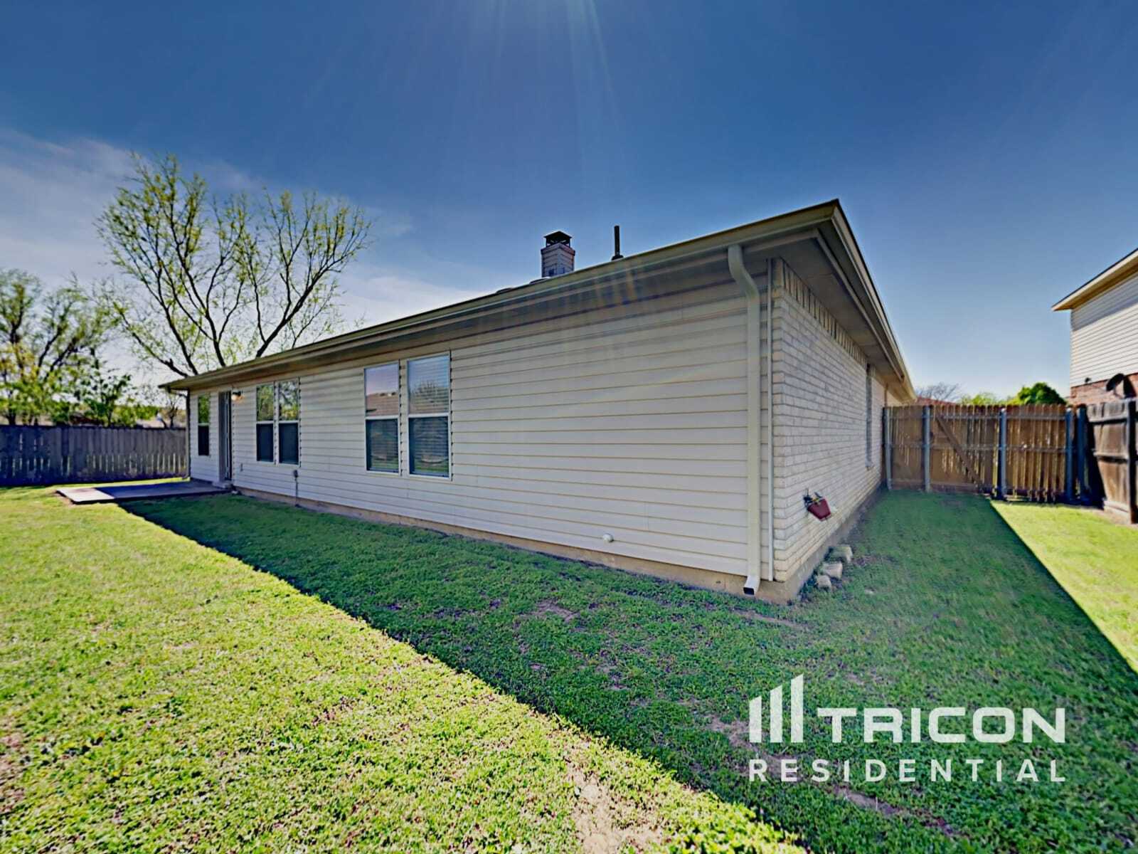 Building Photo - 216 Blazing Star Trail