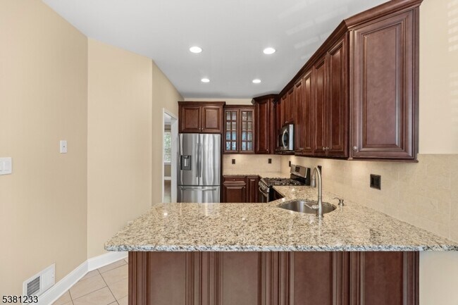 Building Photo - 15 Faxon Dr