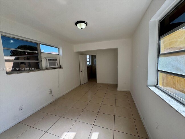 Building Photo - 100 NW 64th Ct