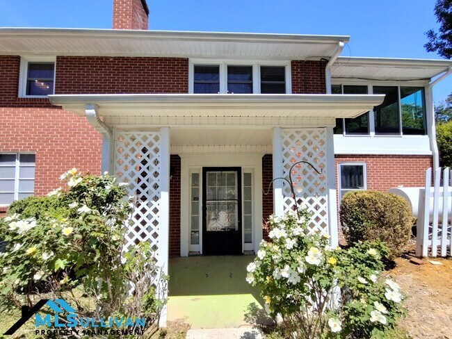 Building Photo - 101 W Roosevelt St